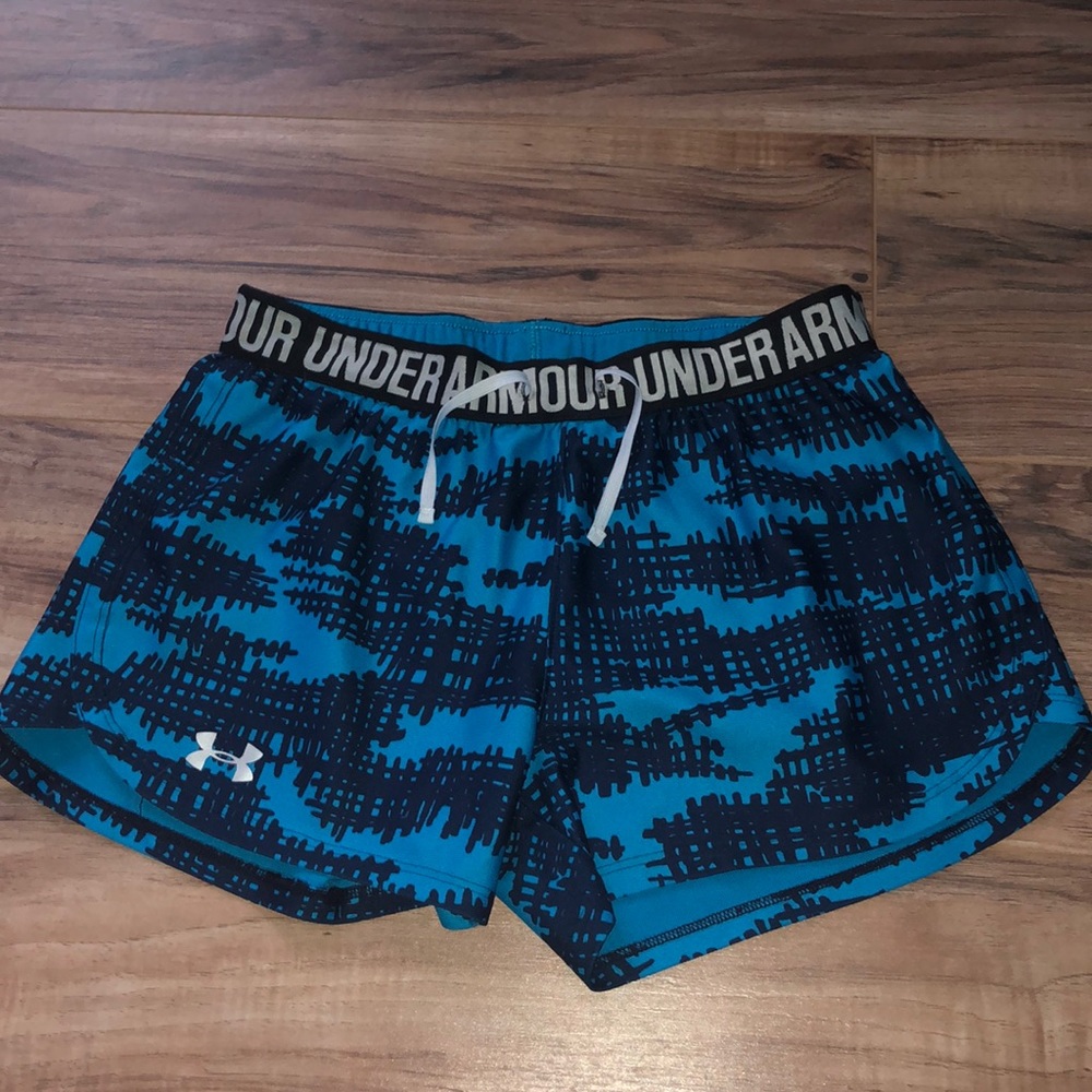 UNDER ARMOUR—shorts